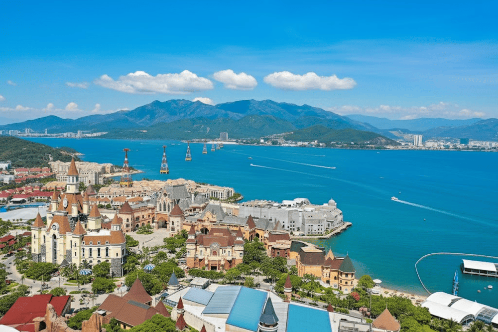 With temperatures averaging 26 - 28&deg;C, Hon Tre Island boasts a warm tropical climate ideal for year-round travel